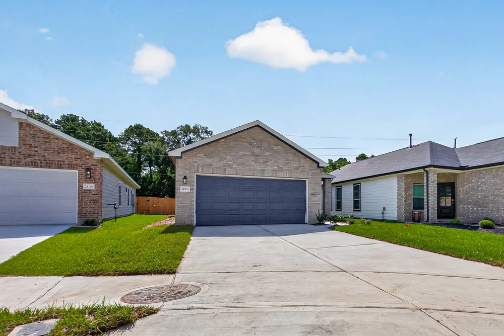 24704 Sonora Crescent Circle — Exterior 1