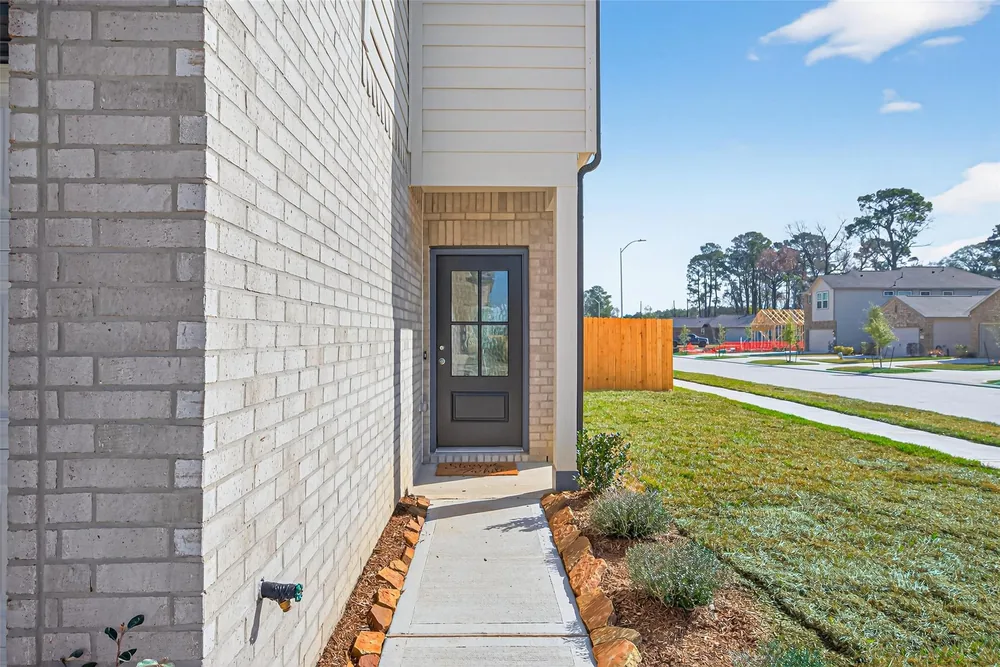 24715 Lago Bay Lane — Exterior 1