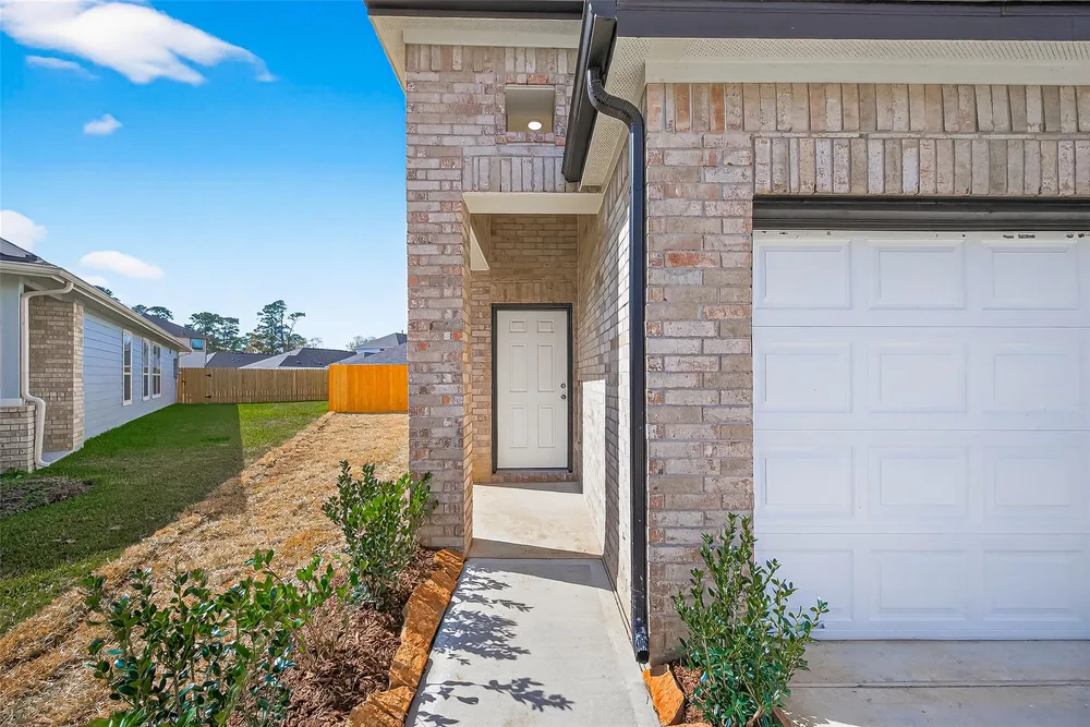 24710 Lago Bay Lane — Exterior 2