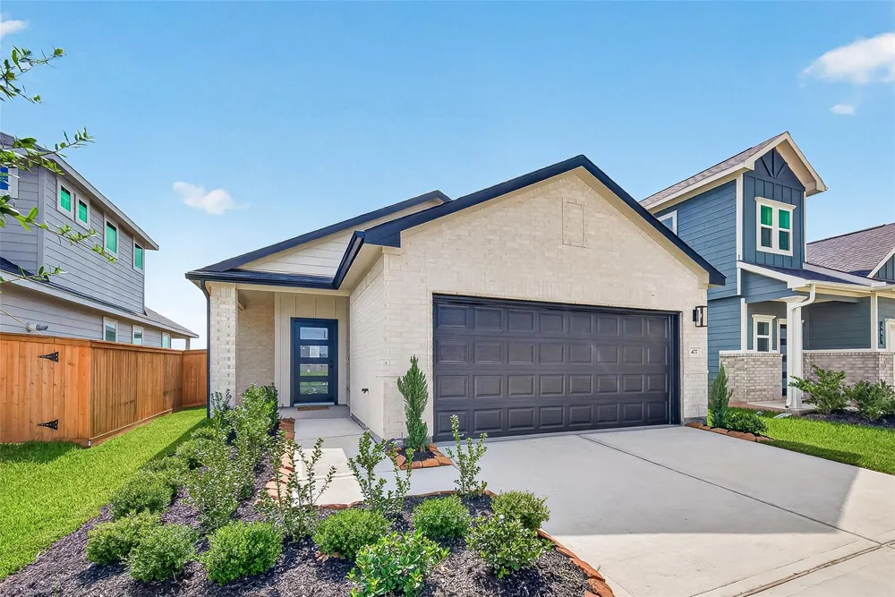 316 Stone Placa Trail — Exterior 2