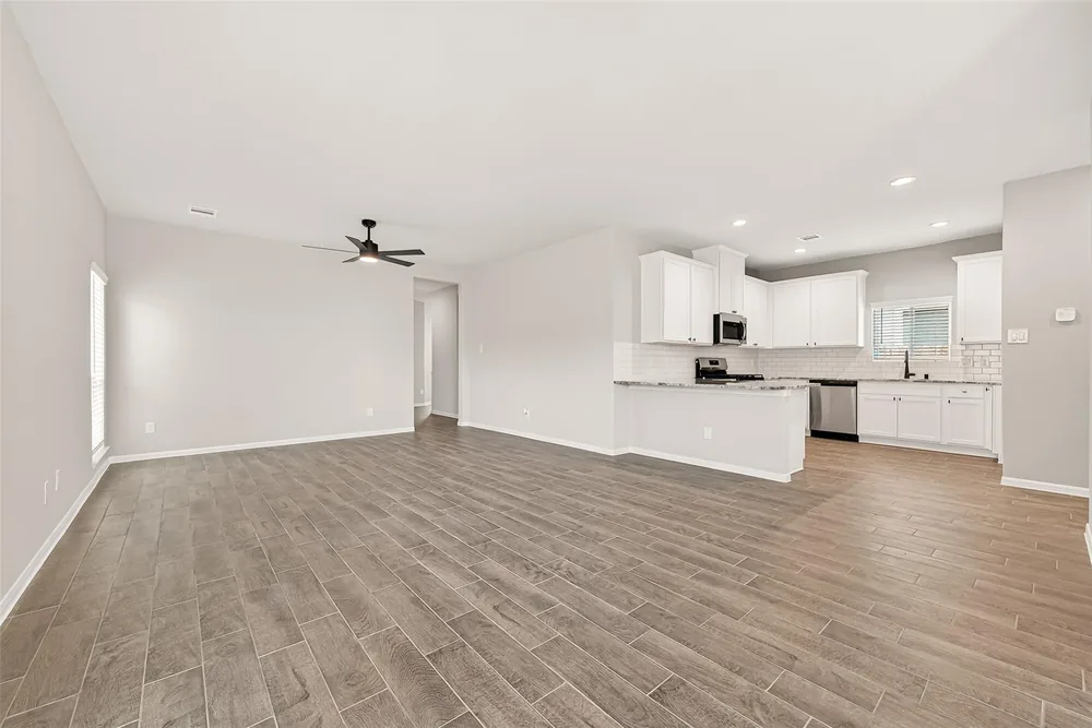 505 Stone Placa Trail — Inside 28