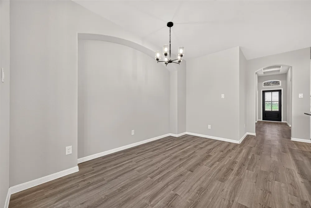 464 Stone Placa — Inside 21