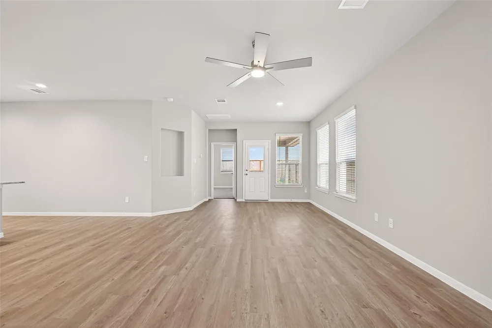 469 Stone Placa Trail — Inside 24