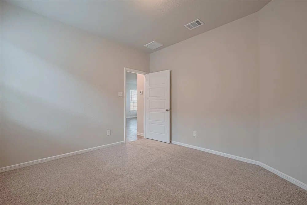 437 San Sebastian Place — Inside 11