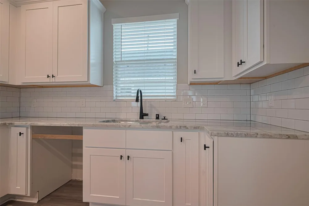437 San Sebastian Place — Inside 16