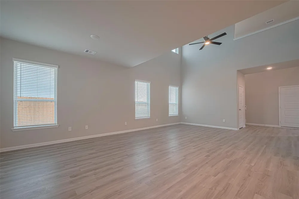 437 San Sebastian Place — Inside 17