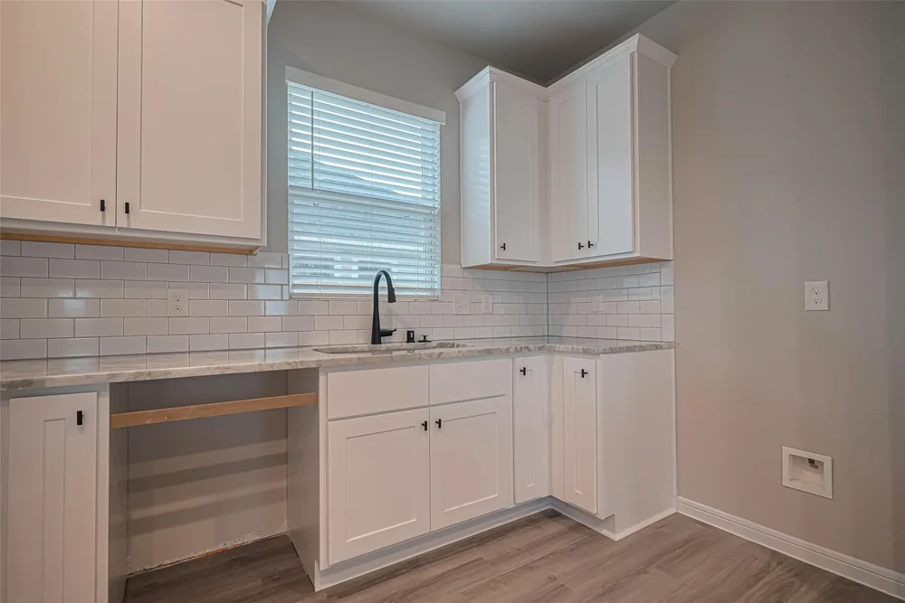 437 San Sebastian Place — Inside 20
