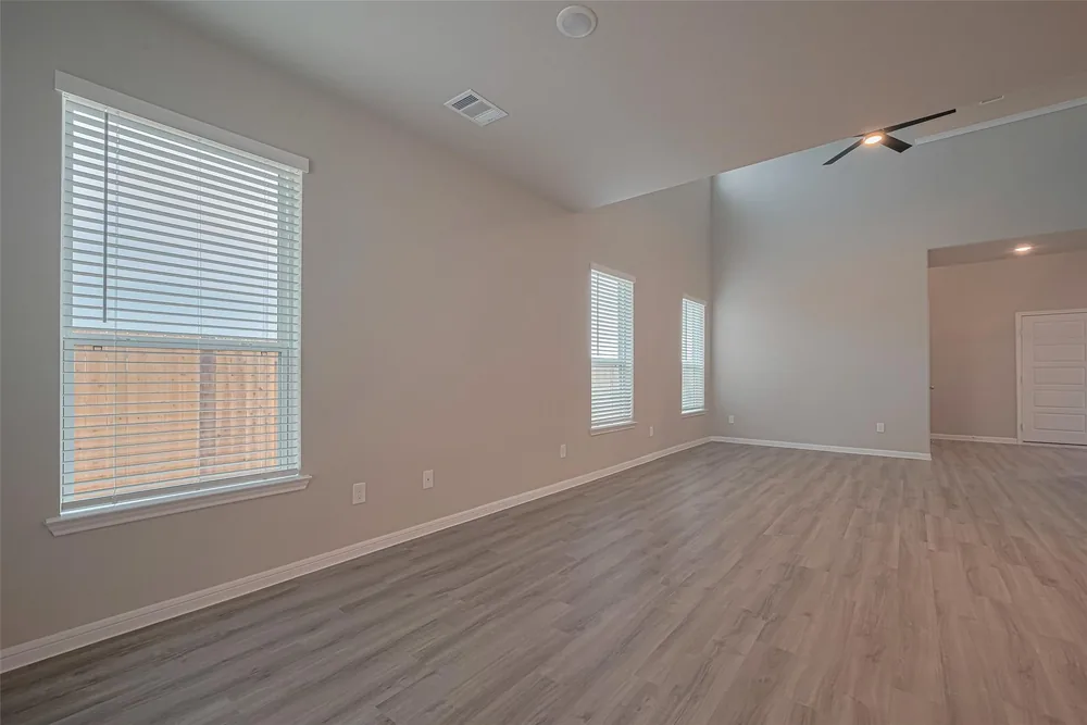 437 San Sebastian Place — Inside 26