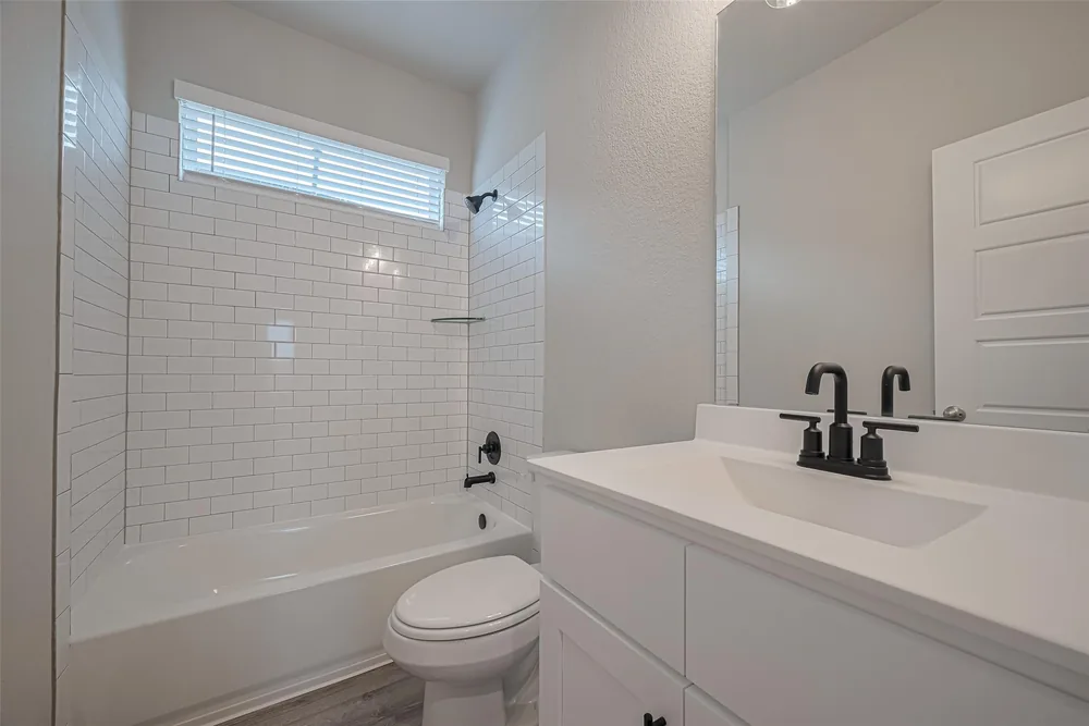 437 San Sebastian Place — Inside 2