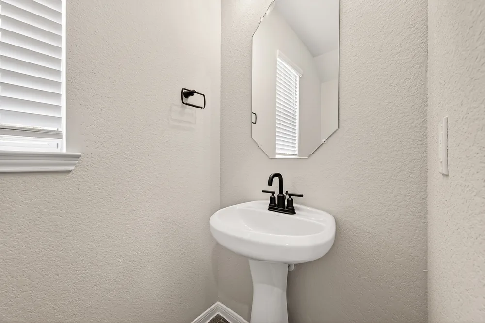 312 Stone Placa — Inside 7