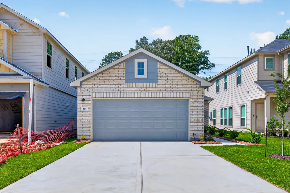 516 Emerald Thicket — Exterior 1