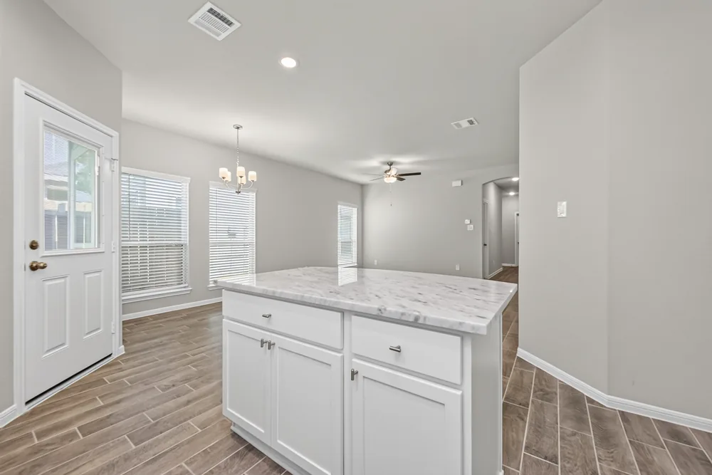 516 Emerald Thicket — Inside 12