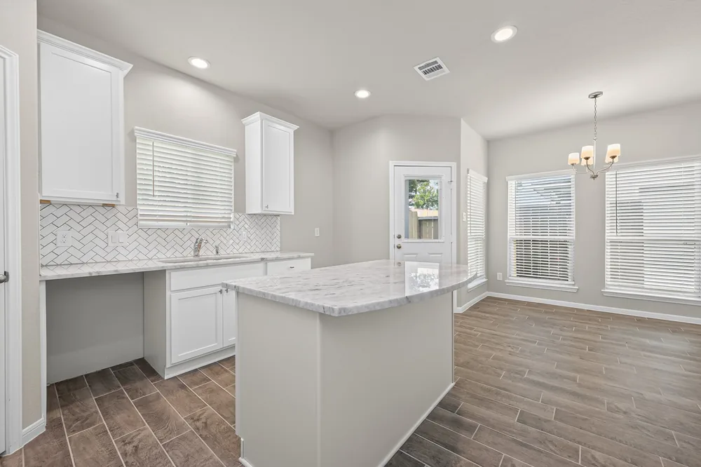 516 Emerald Thicket — Inside 15