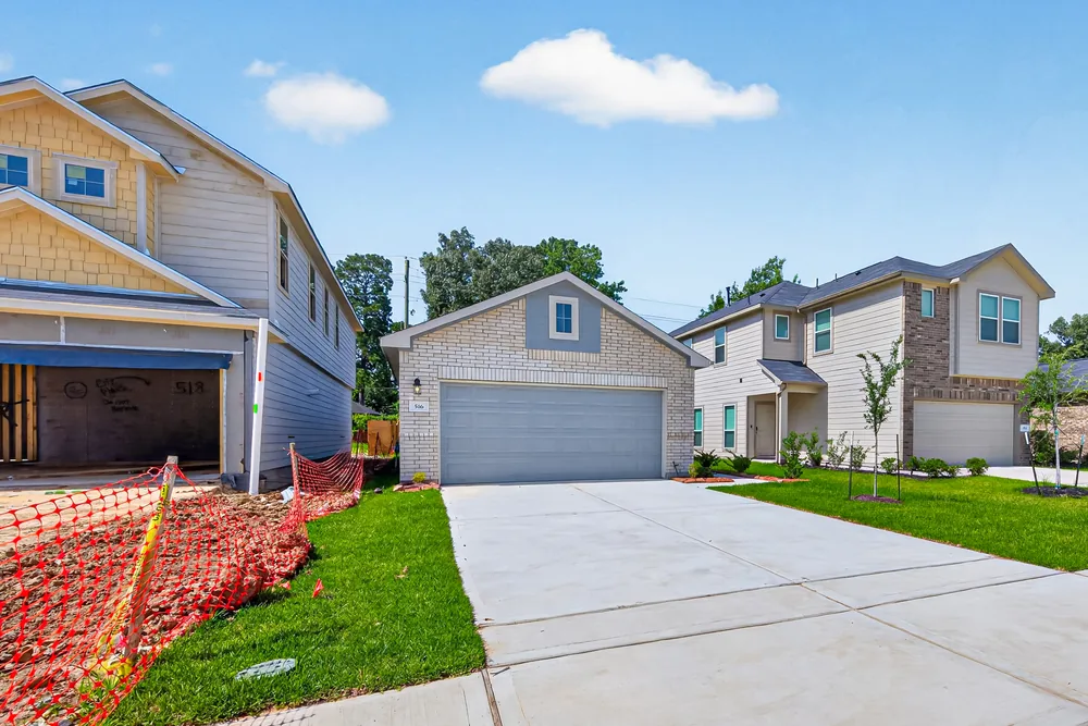 516 Emerald Thicket — Exterior 2