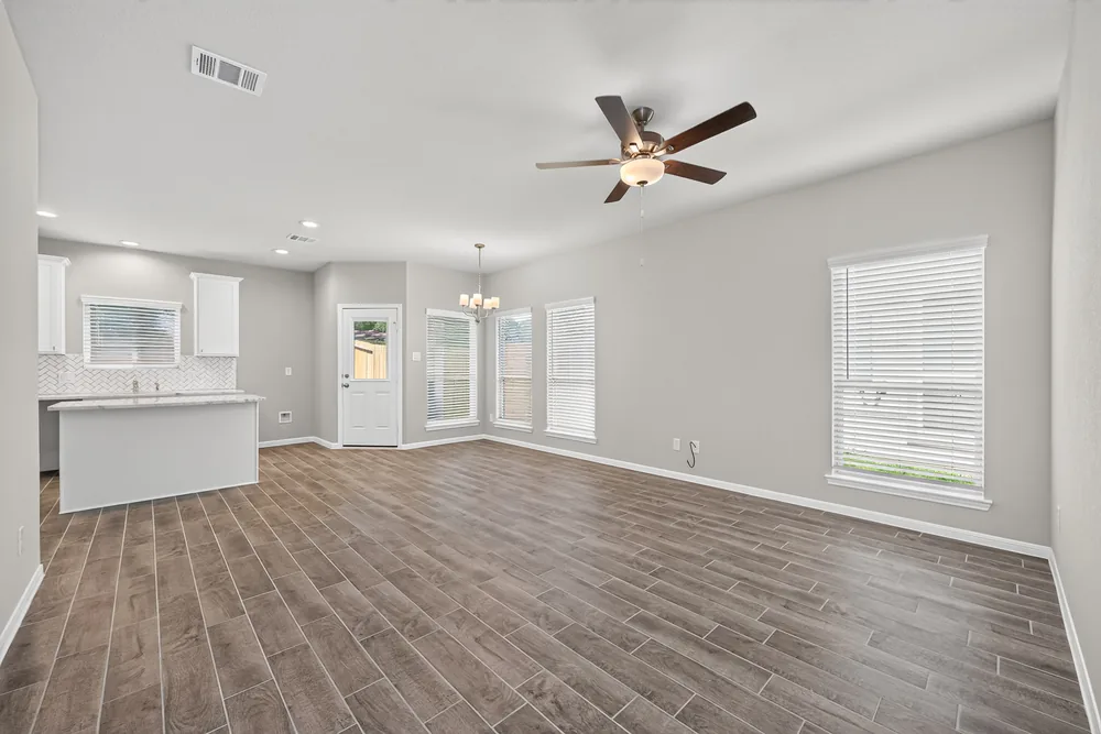 516 Emerald Thicket — Inside 18