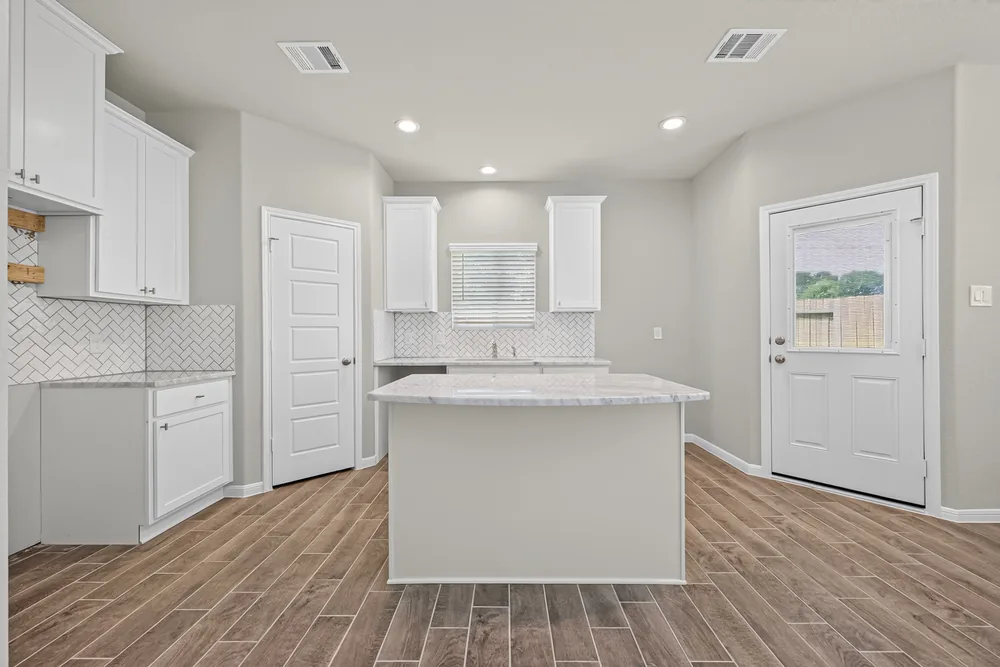 516 Emerald Thicket — Inside 19