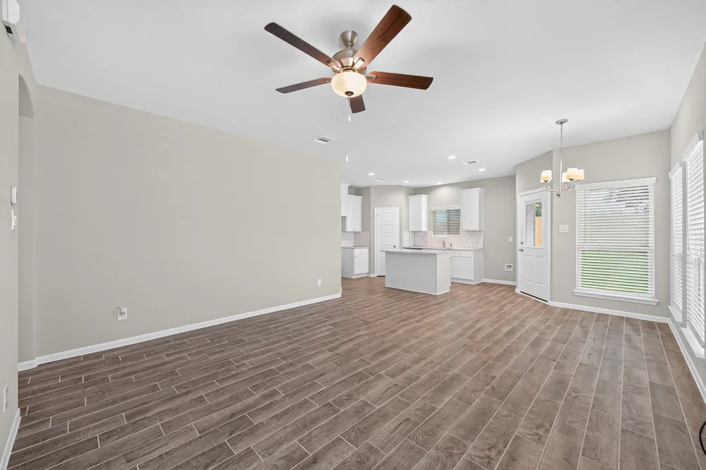 516 Emerald Thicket — Inside 25