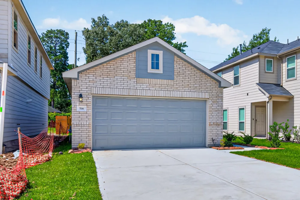516 Emerald Thicket — Exterior 3