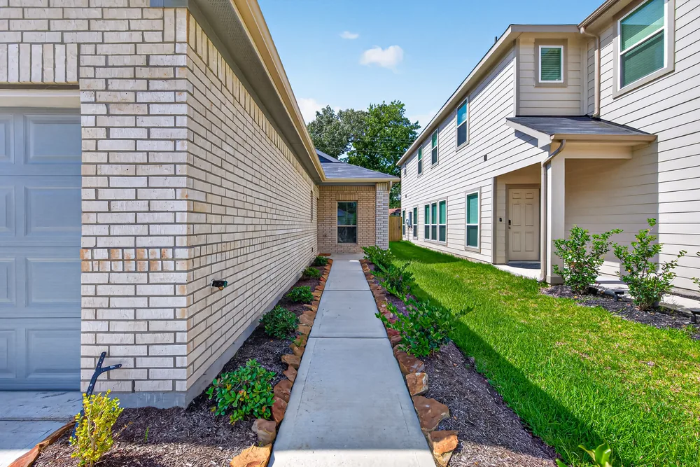 516 Emerald Thicket — Exterior 6