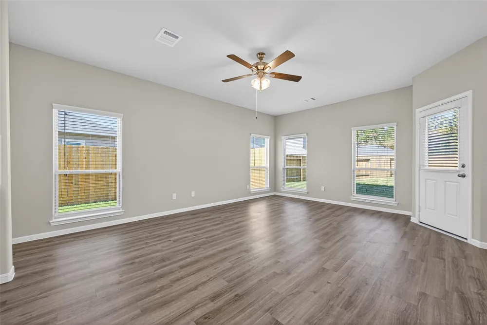 24706 Lago Bay Lane — Inside 17