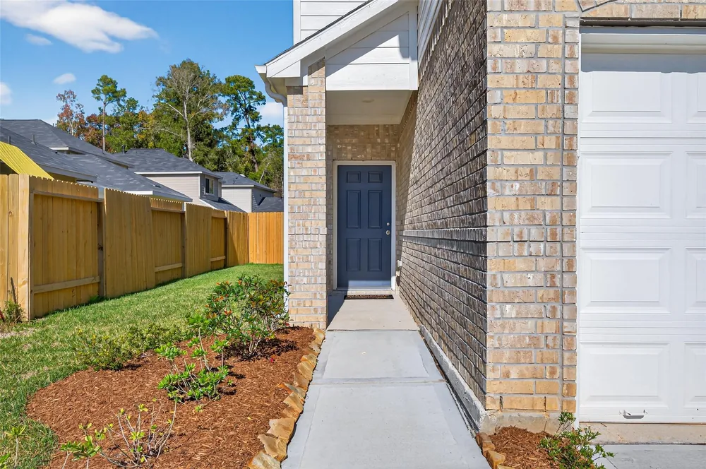 24706 Lago Bay Lane — Exterior 1