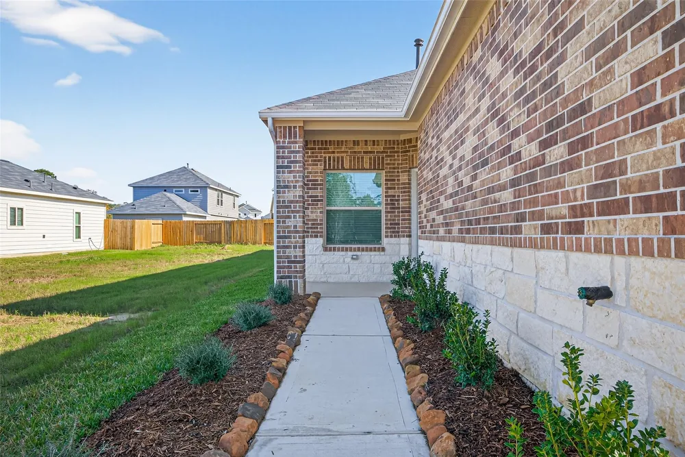 24708 Lago Bay Lane — Exterior 1