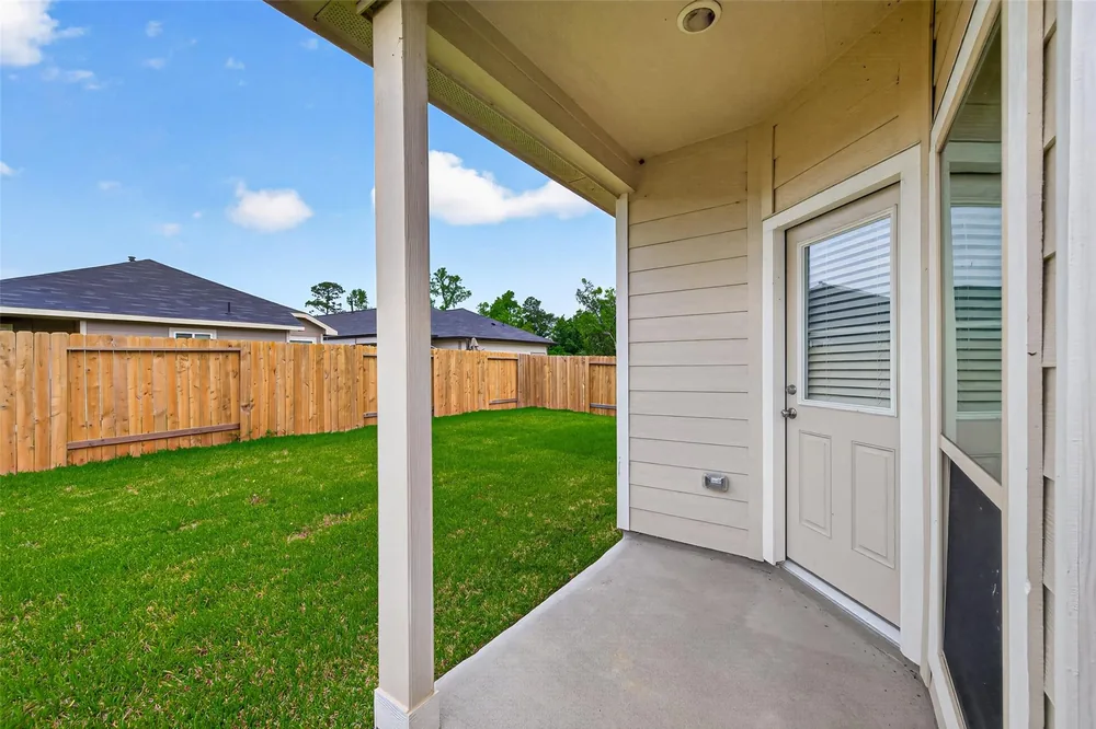 520 Emerald Thicket Lane — Exterior 2