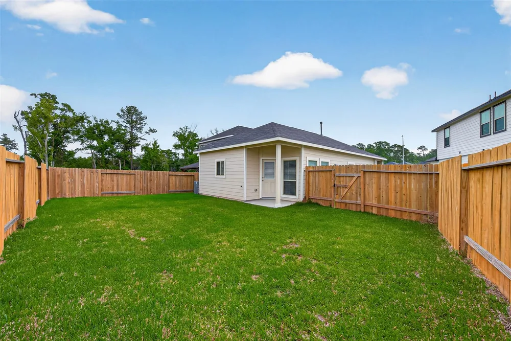 520 Emerald Thicket Lane — Exterior 4