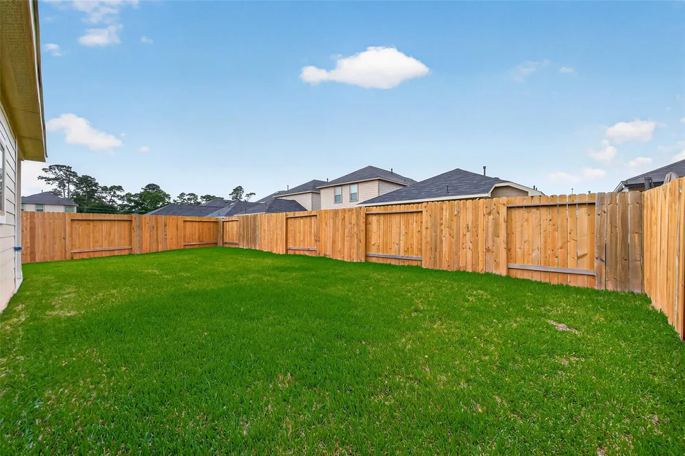 520 Emerald Thicket Lane — Exterior 5